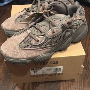 Yeezy 500 Sneakers in Taupe